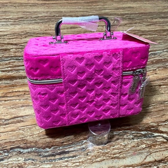 Juicy Couture - Picture 5 of 8